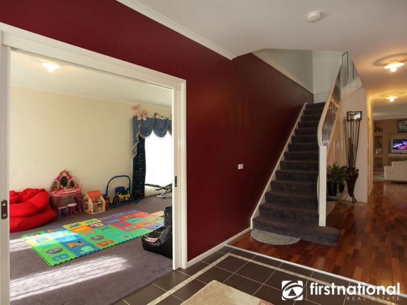 9 Grosvenor Place, Narre Warren North VIC 3804
