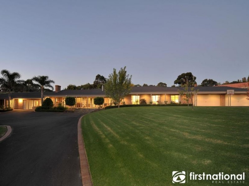 9 Angela Court, Narre Warren North VIC 3804