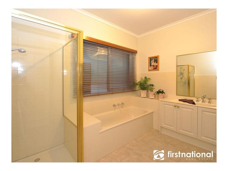 9 Angela Court, Narre Warren North VIC 3804
