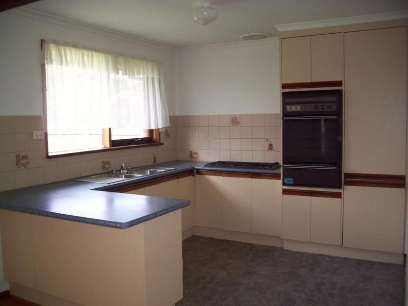 18 Heyington Circle, Narre Warren VIC 3805