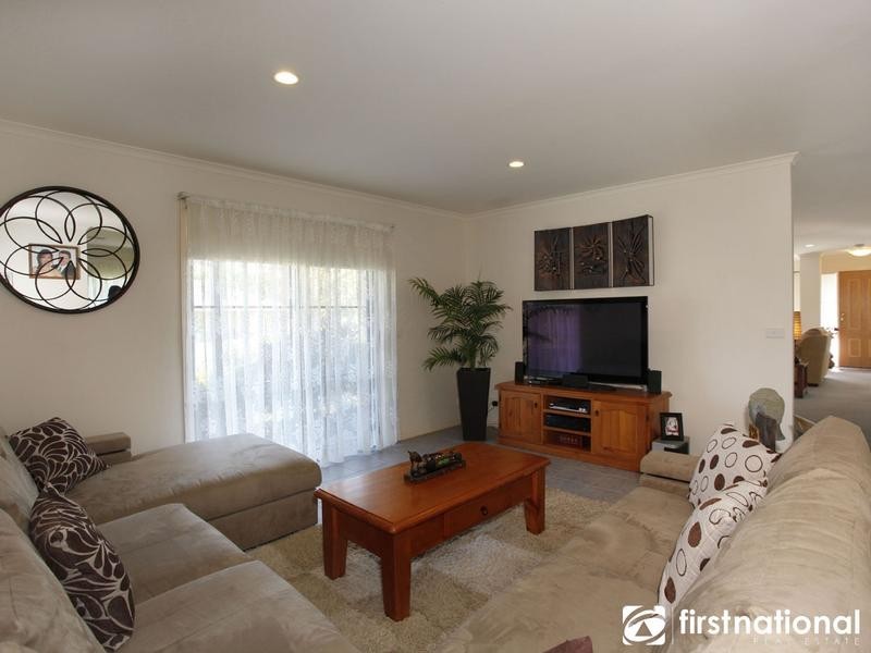 17 Portchester Boulevard, Beaconsfield VIC 3807