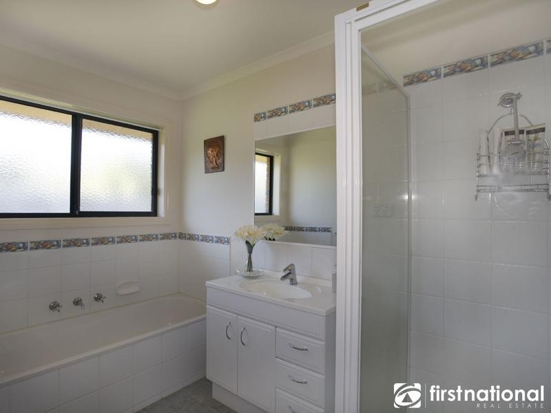 17 Portchester Boulevard, Beaconsfield VIC 3807