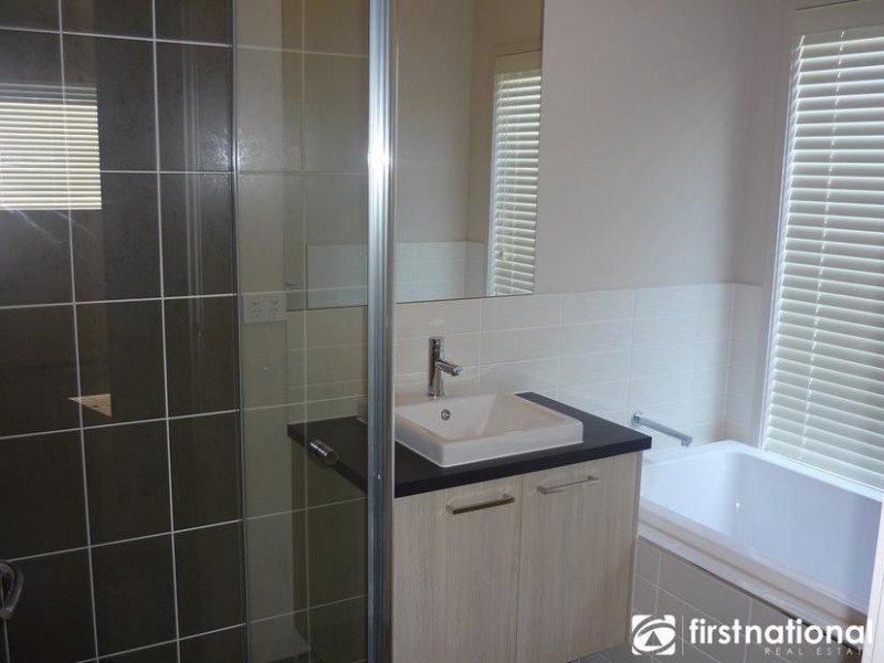 58 Sabel Drive, Cranbourne North VIC 3977
