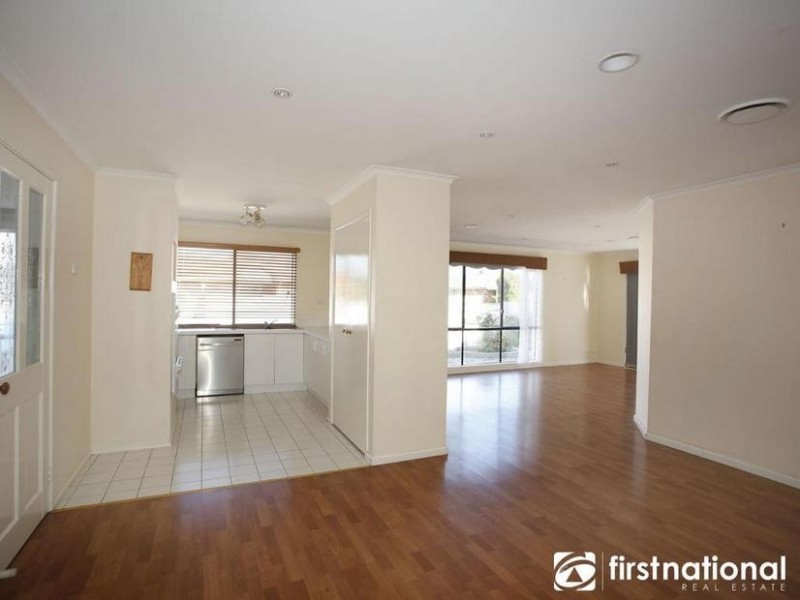 14 Hamilton Drive, Cranbourne VIC 3977