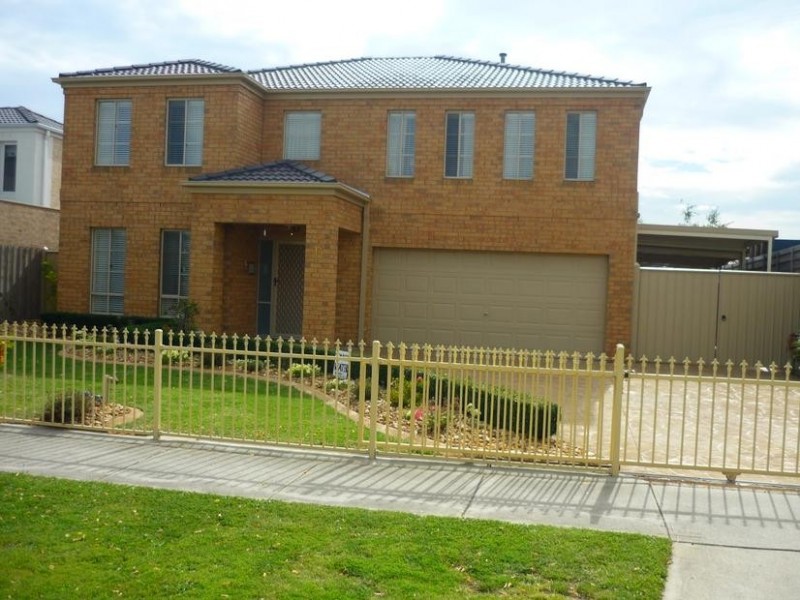 14 Golden Grove Drive, Narre Warren South VIC 3805