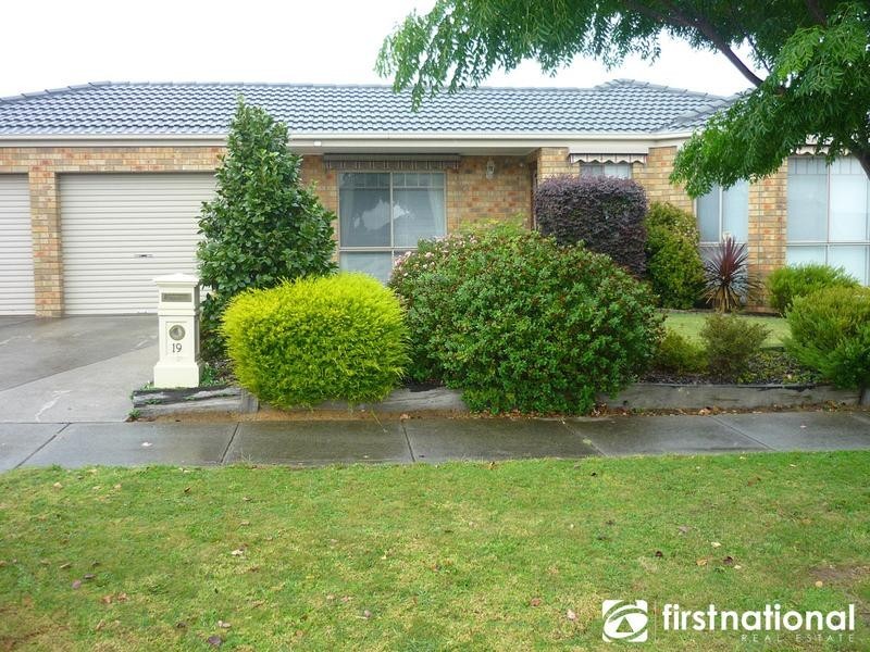 19 Tarcoola Drive, Narre Warren VIC 3805