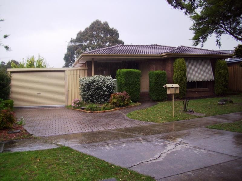 4 Nullica Court, Berwick VIC 3806