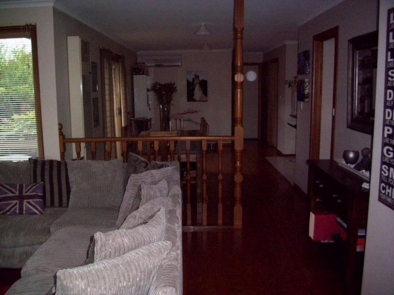 4 Nullica Court, Berwick VIC 3806