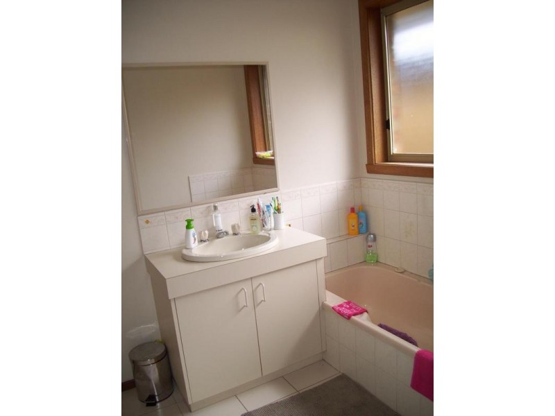 4 Nullica Court, Berwick VIC 3806