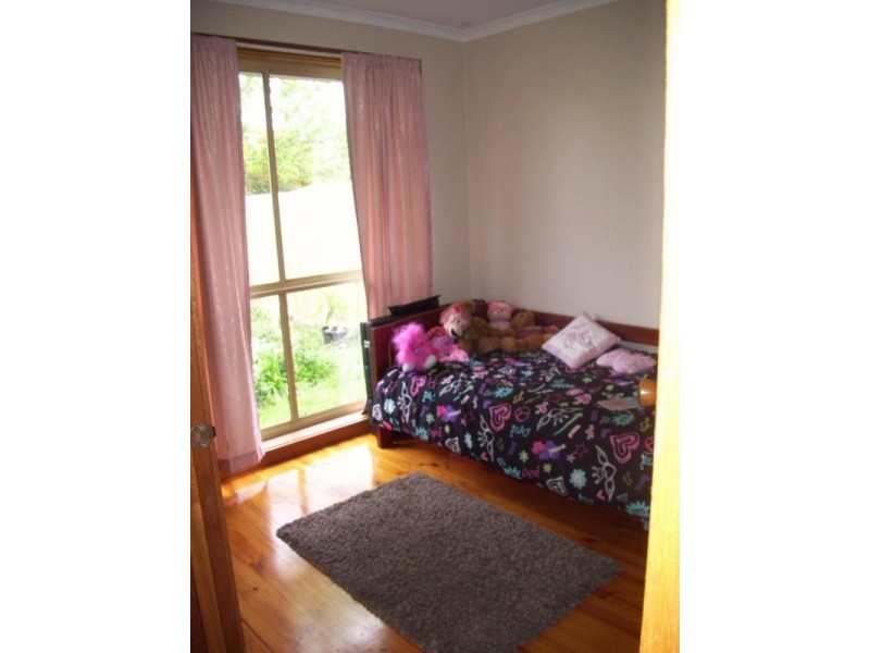 4 Nullica Court, Berwick VIC 3806