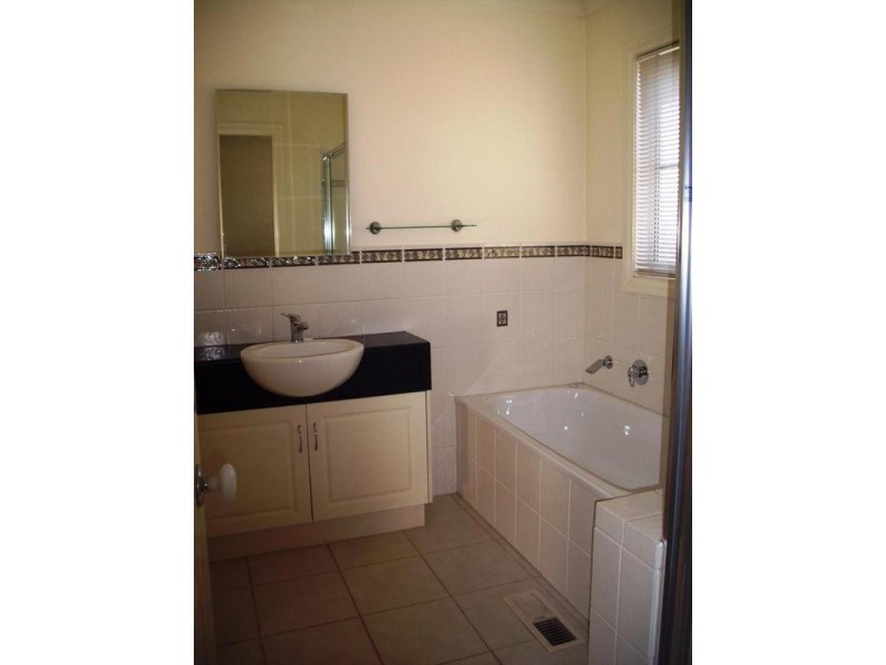 11/1-3 Young Road, Hallam VIC 3803