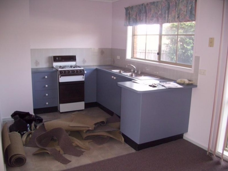 2/57 Amber Crescent, Narre Warren VIC 3805