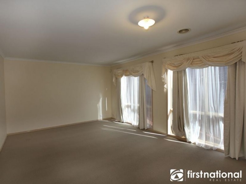 10 Tolmie Rise, Hallam VIC 3803