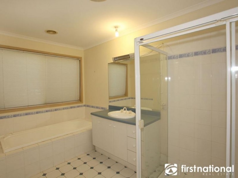 10 Tolmie Rise, Hallam VIC 3803