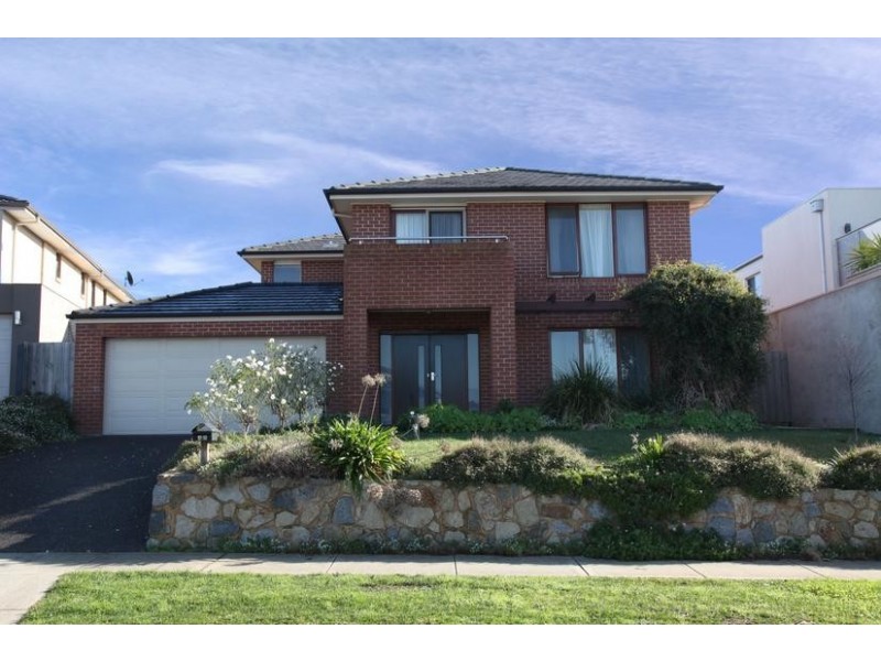 48 Sheldon Drive, Berwick VIC 3806