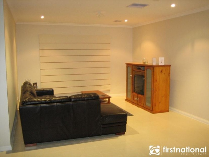 48 Sheldon Drive, Berwick VIC 3806