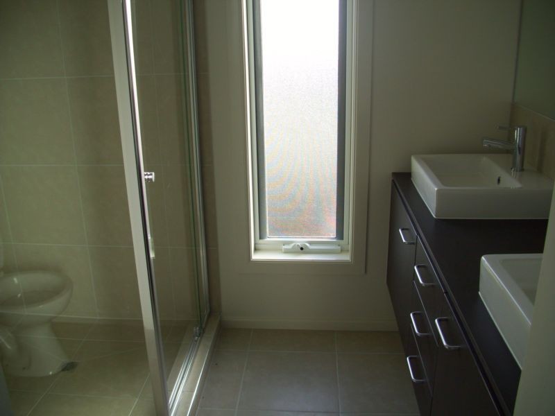 2 Buckthorn Drive, Cranbourne North VIC 3977