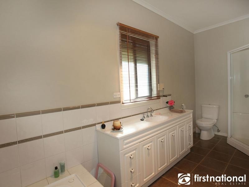 18 Horswood Road, Narre Warren North VIC 3804