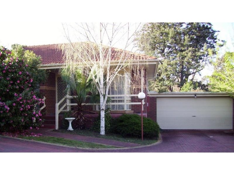 2/143 High Street, Berwick VIC 3806