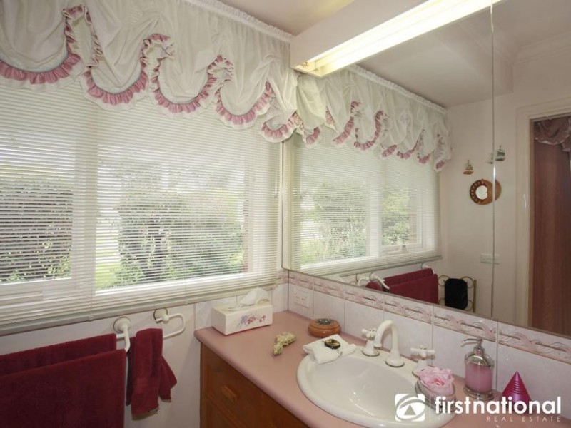 17 Deewy Road, Narre Warren South VIC 3805