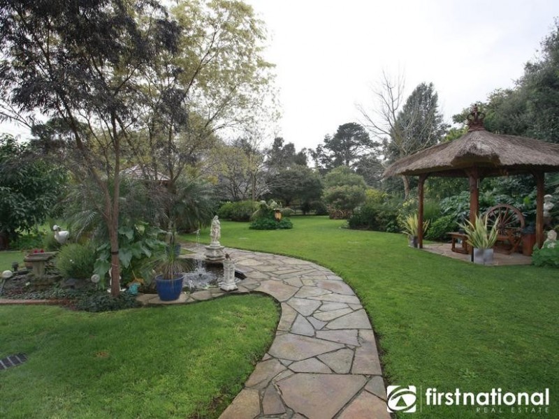 17 Deewy Road, Narre Warren South VIC 3805