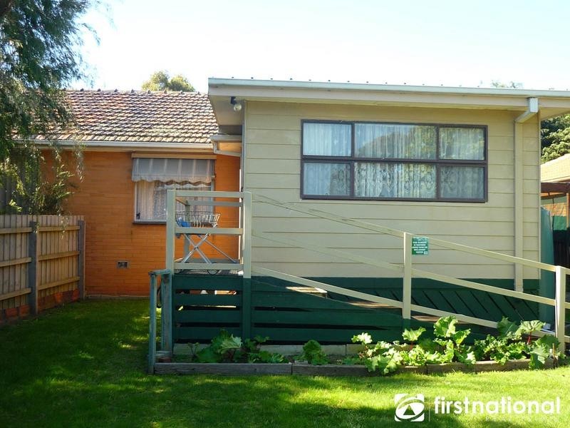 2/13 Carlisle Road, Hallam VIC 3803