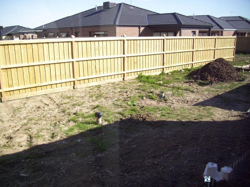 17 Autumnfields Drive, Cranbourne North VIC 3977