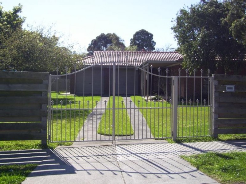 2 Valley Fair Drive, Narre Warren VIC 3805