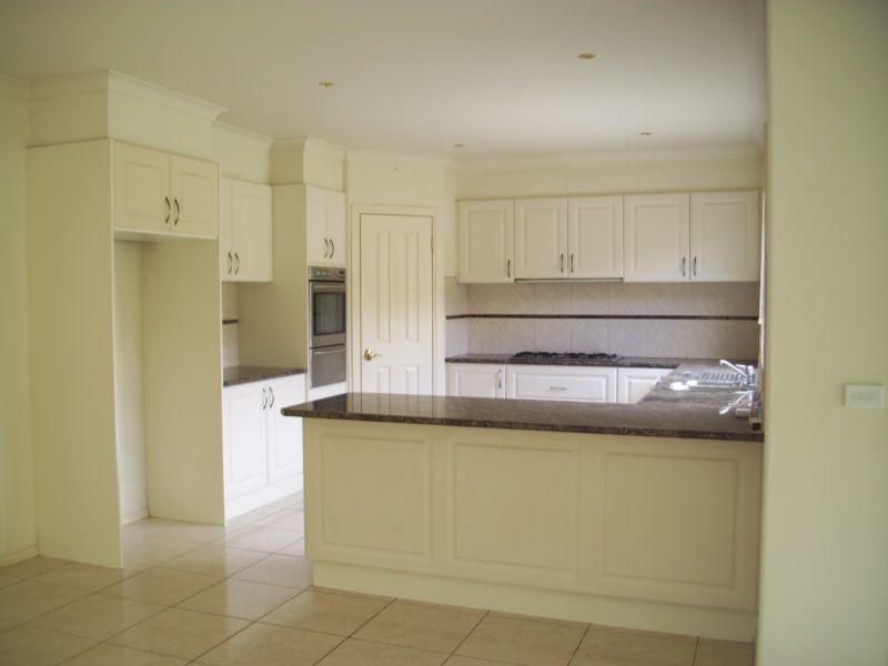 15 Homewood Boulevard, Hallam VIC 3803