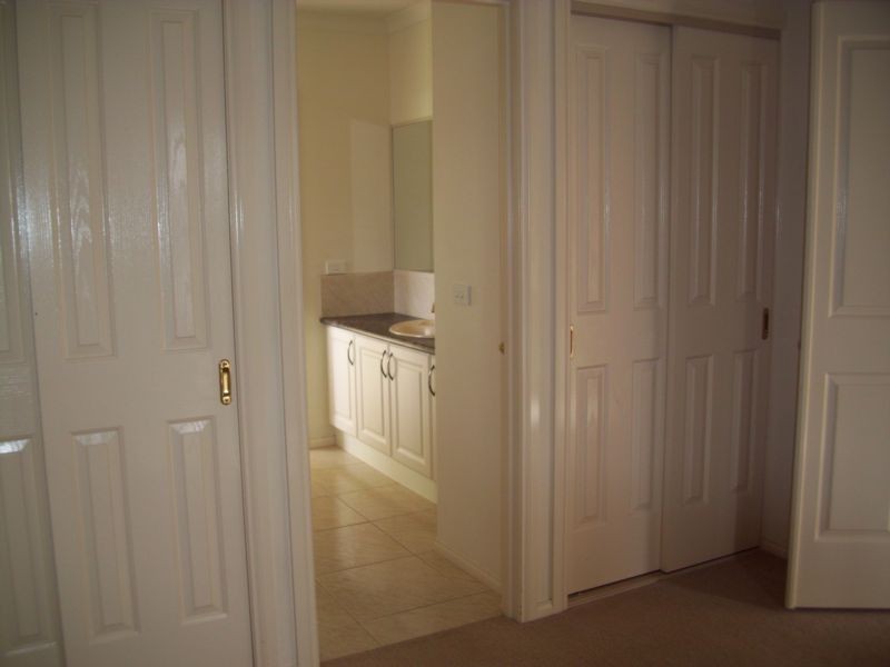 15 Homewood Boulevard, Hallam VIC 3803