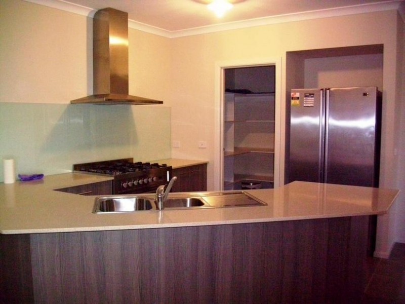 67 Melington Drive, Lyndhurst VIC 3975