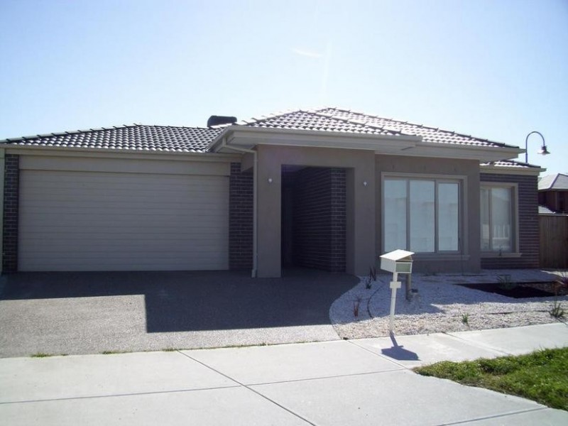 67 Melington Drive, Lyndhurst VIC 3975