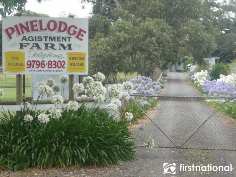 18 Horswood Rd, Narre Warren North VIC 3804