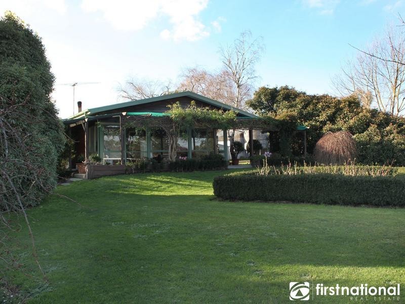 18 Horswood Rd, Narre Warren North VIC 3804
