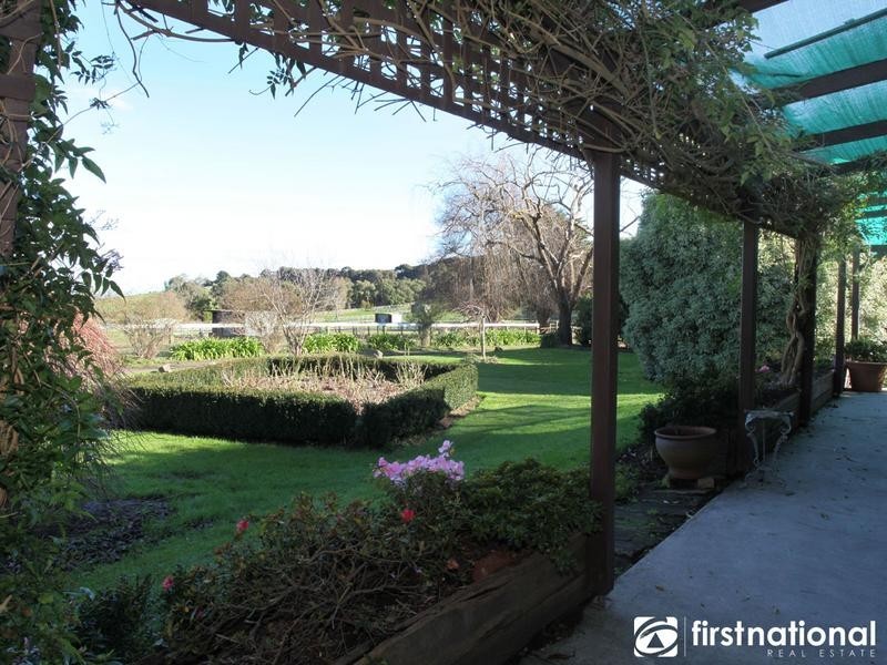 18 Horswood Rd, Narre Warren North VIC 3804