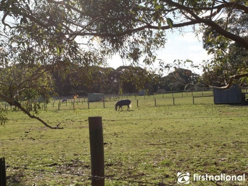 18 Horswood Rd, Narre Warren North VIC 3804