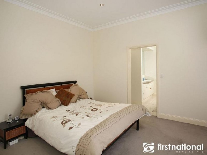 8 Pineview Court, Narre Warren South VIC 3805