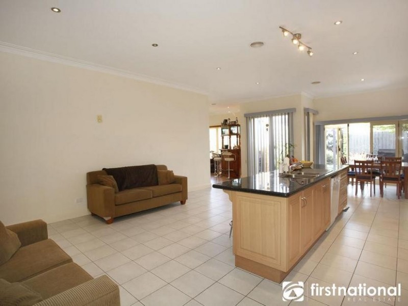 8 Pineview Court, Narre Warren South VIC 3805