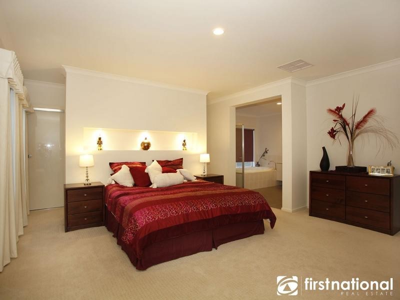 11 Braybrook Drive, Narre Warren South VIC 3805