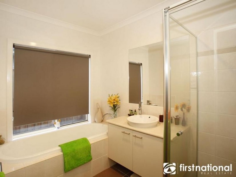 11 Braybrook Drive, Narre Warren South VIC 3805