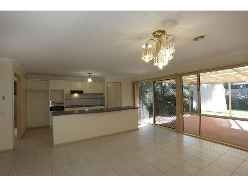 10 Tolmie Rise, Hallam VIC 3803