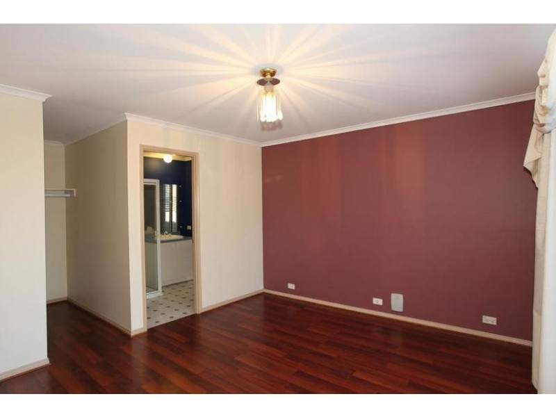10 Tolmie Rise, Hallam VIC 3803