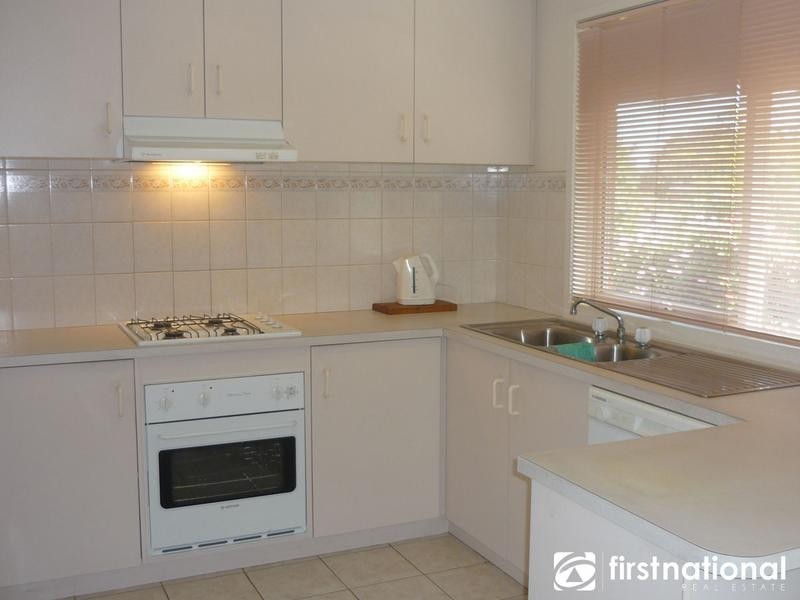 2/25-27 Madison Avenue, Narre Warren VIC 3805