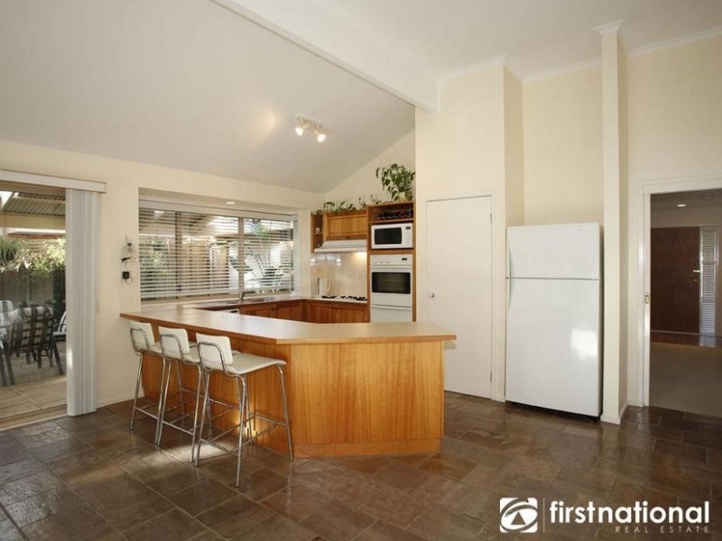 25 Scarborough Drive, Narre Warren South VIC 3805