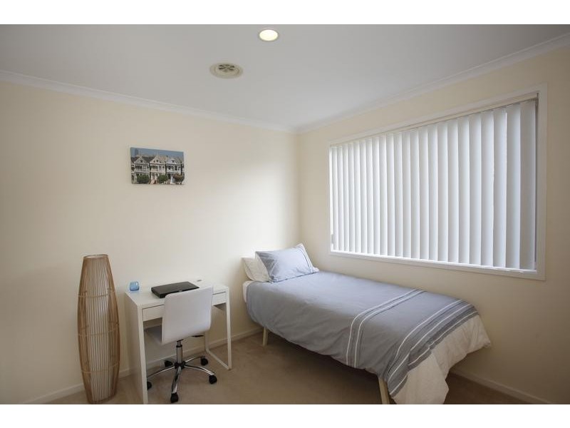 25 Scarborough Drive, Narre Warren South VIC 3805