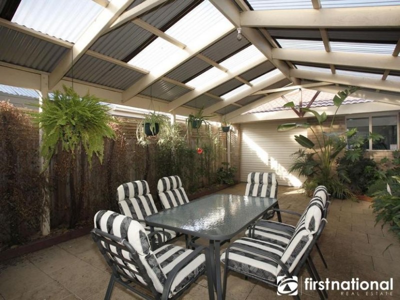 25 Scarborough Drive, Narre Warren South VIC 3805