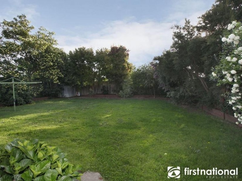 25 Scarborough Drive, Narre Warren South VIC 3805