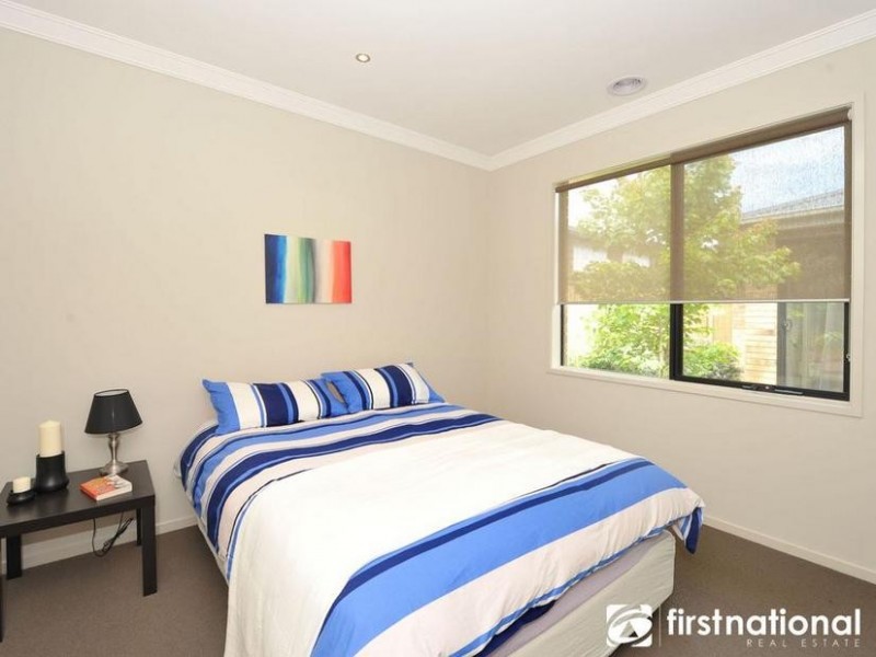 18 Nature Circuit, Cranbourne North VIC 3977