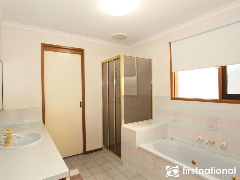 1 Poorinda Rise, Narre Warren VIC 3805
