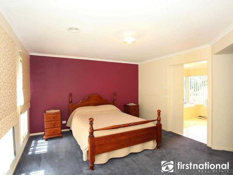 6 Gordon Close, Narre Warren South VIC 3805